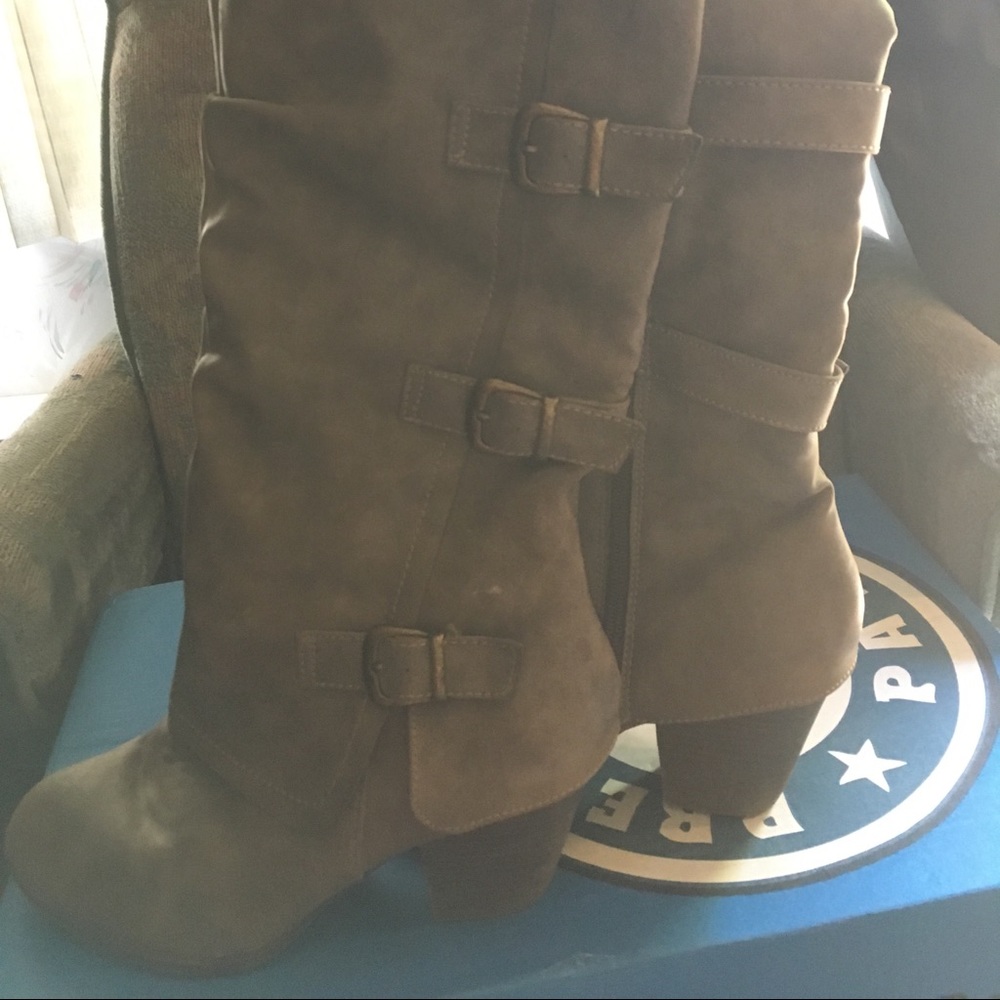 Zip up boots